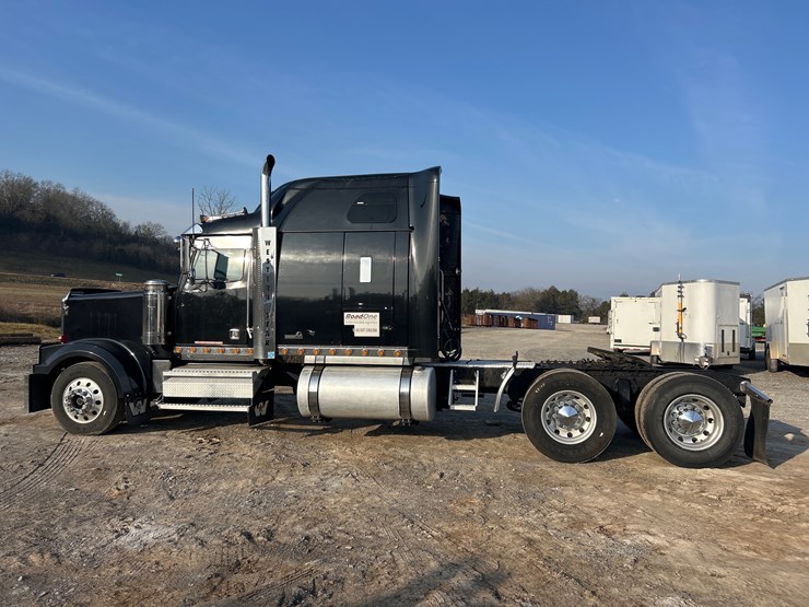 2005-western-star-4900-image-2