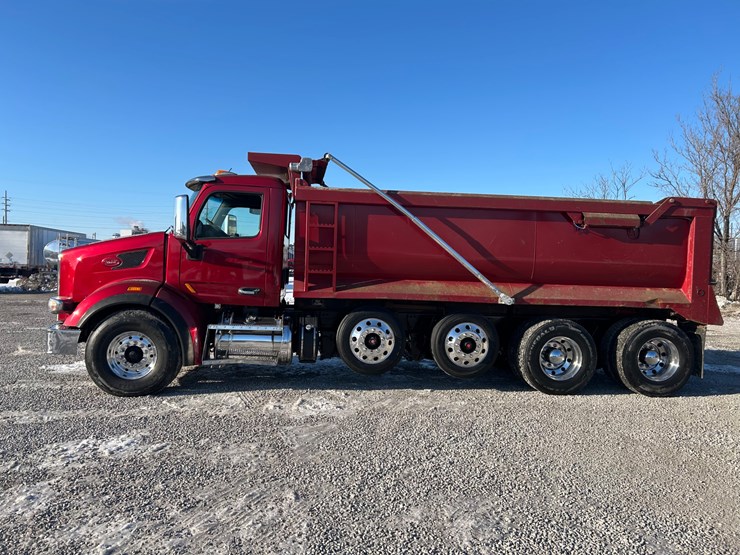 2015-peterbilt-567-image-5