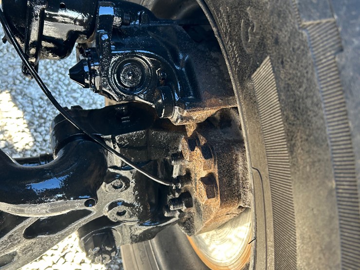 2015-peterbilt-567-image-110