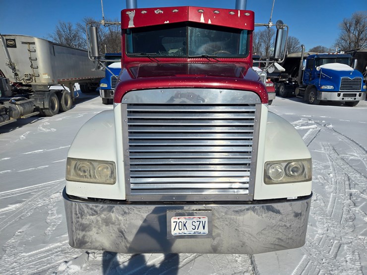 1995-freightliner-fld120-image-41