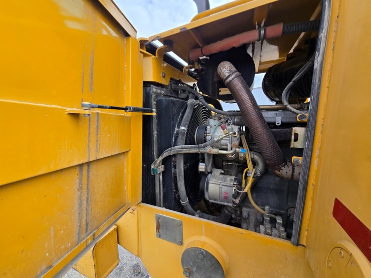 2004-deere-655c-image-42