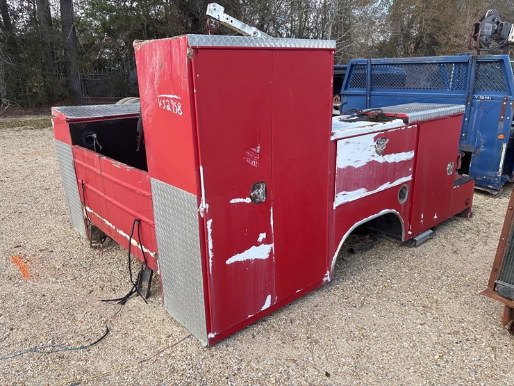 #1610-•-service-body-with-liftmore-crane-and-vise-image-7