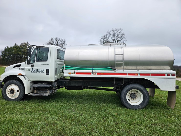 2002-international-durastar-4400-image-7