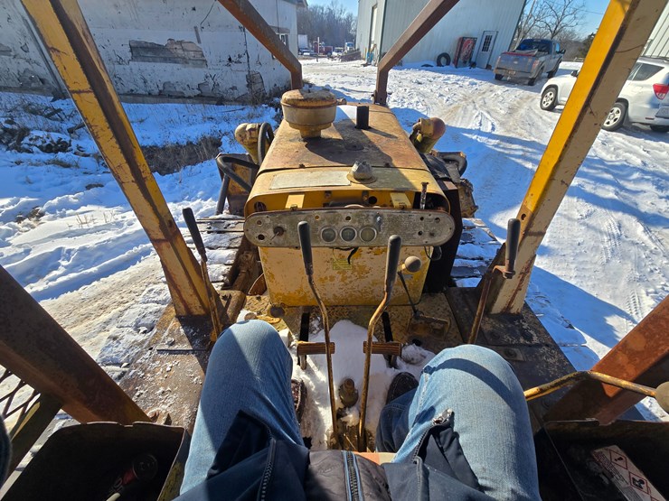 caterpillar-d6b-image-36