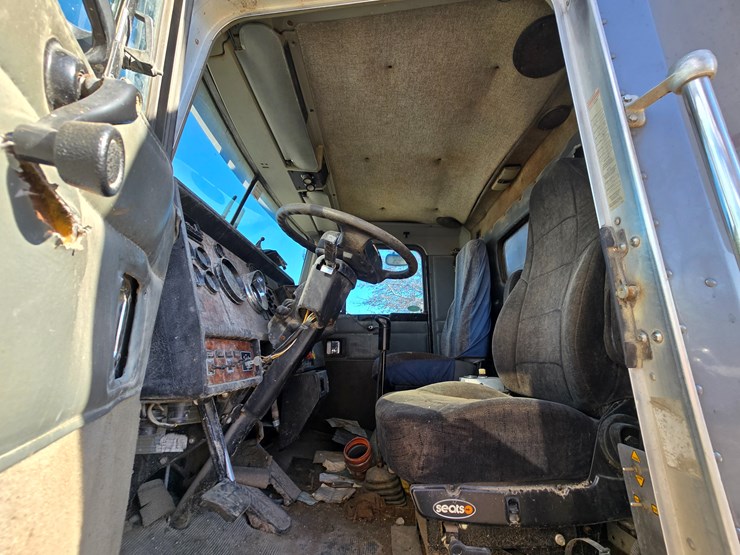 kenworth-t800-image-27