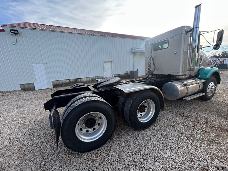2001-kenworth-t800-image-22
