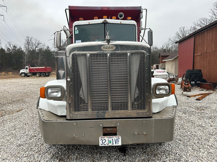 1988-peterbilt-357-image-13