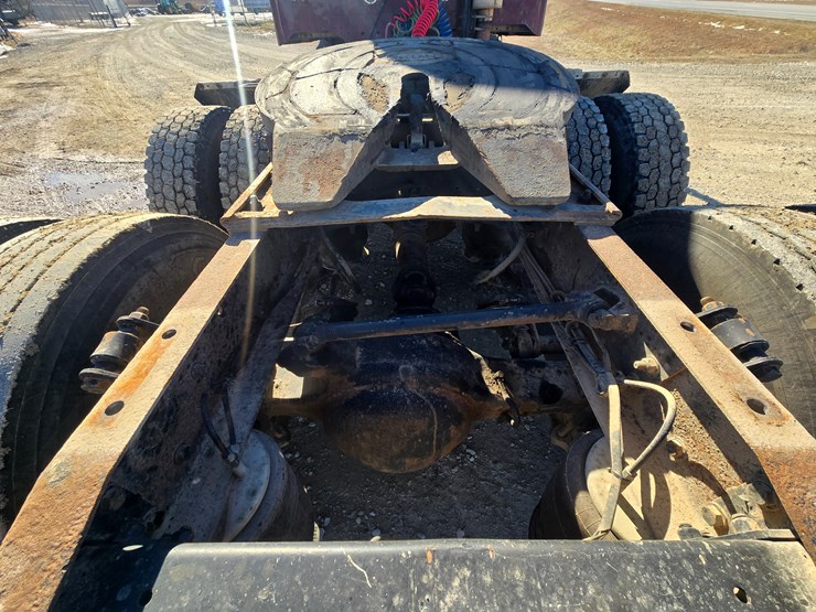 2002-freightliner-columbia-120-image-81