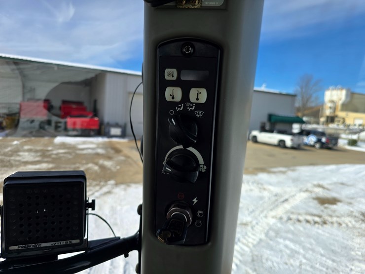 2003-challenger-mt855-image-107