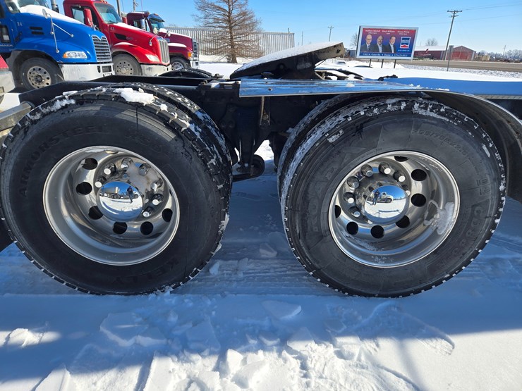 1995-freightliner-fld120-image-99