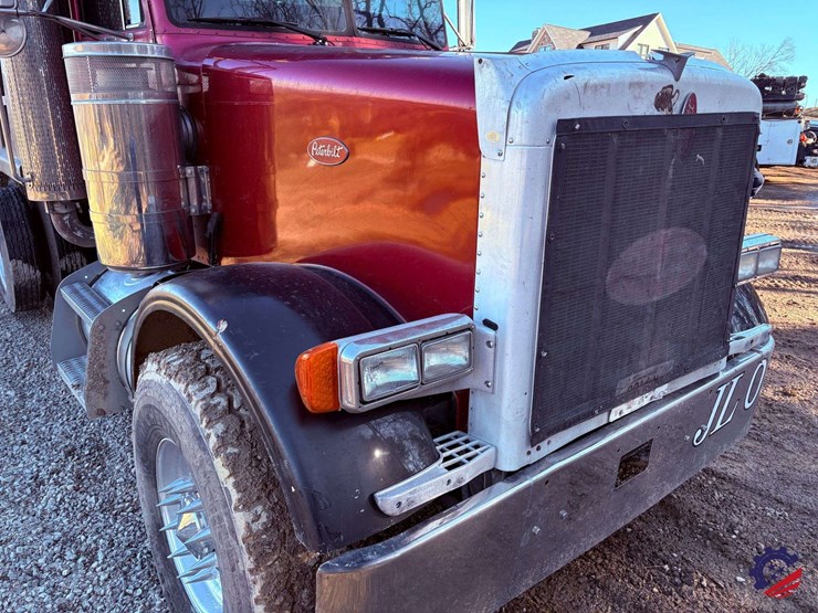 1999-peterbilt-357-image-24