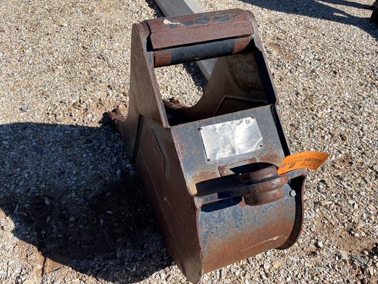 #3278-•-backhoe-buckets-image-27