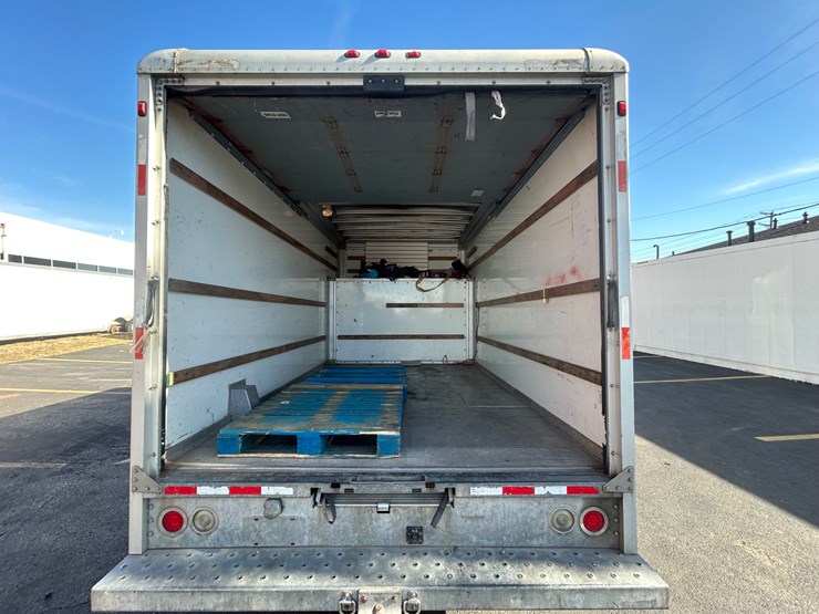 2006-ford-e450-image-46