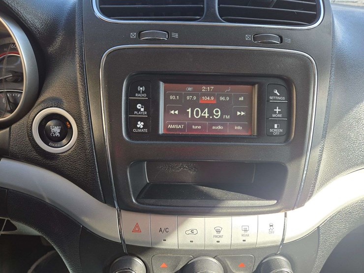 2014-dodge-journey-sxt-image-14