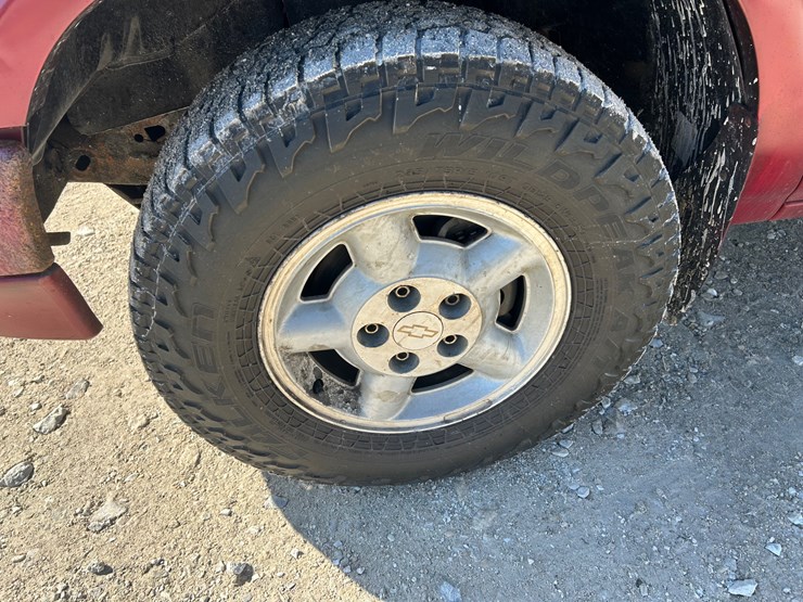 2003-chevrolet-s10-image-19