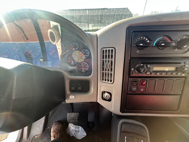 2010-international-durastar-4300-image-77