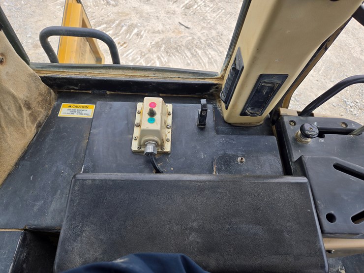 2002-caterpillar-963c-image-77