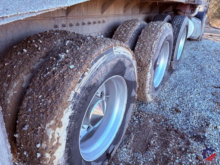 1999-peterbilt-357-image-14