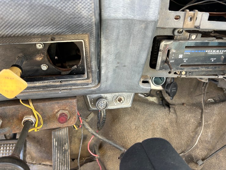 1984-ford-f700-image-99