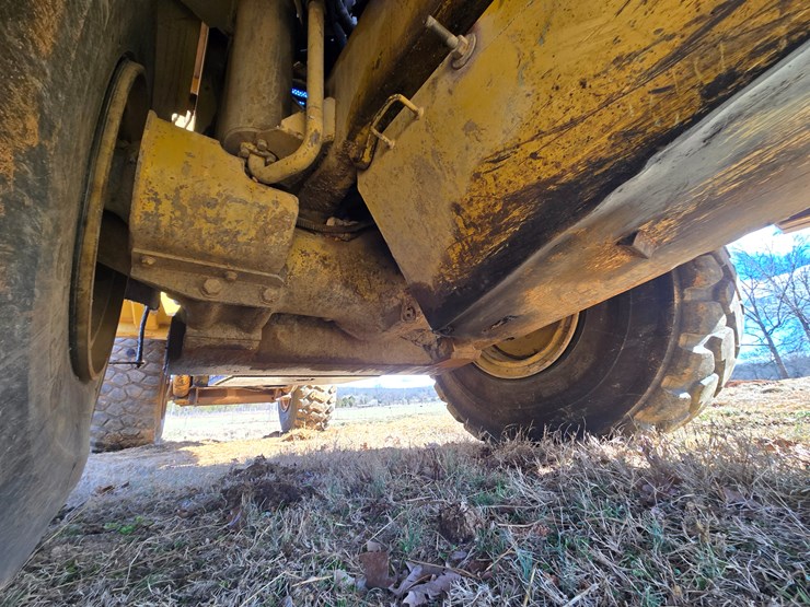 caterpillar-d25c-image-95