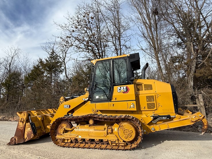 2023-caterpillar-953-image-4