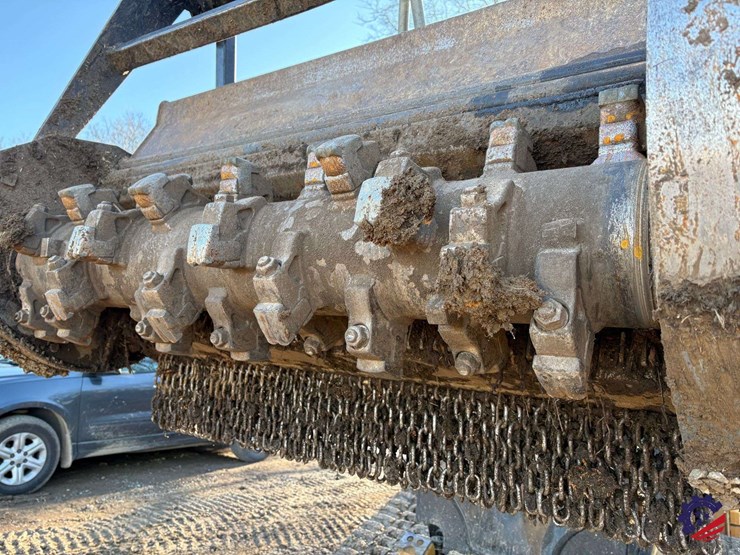 cat-hm315c-mulcher-attachment-image-14