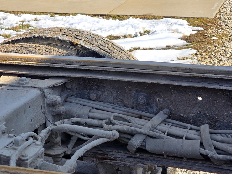 1999-peterbilt-330-image-53