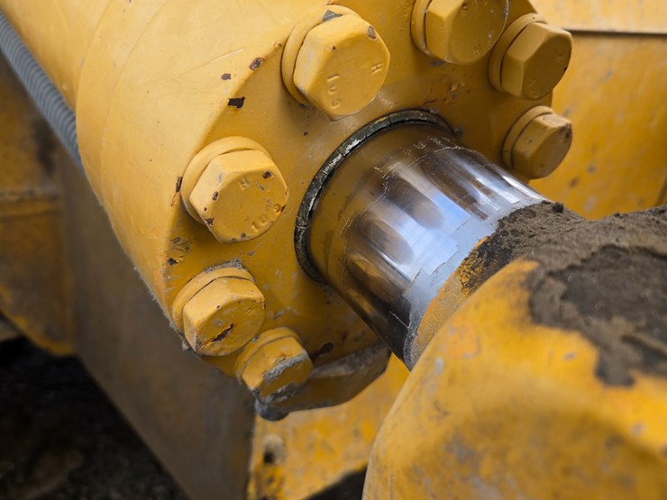 2004-deere-655c-image-99