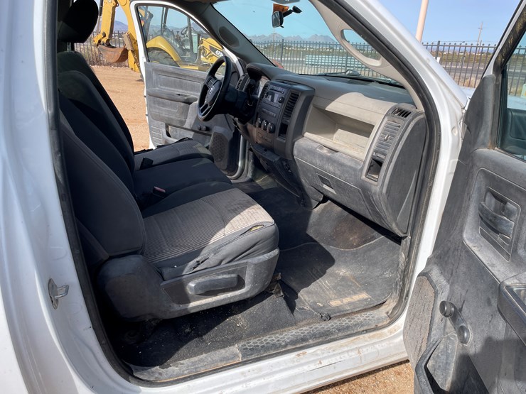 2012-dodge-2500-image-10