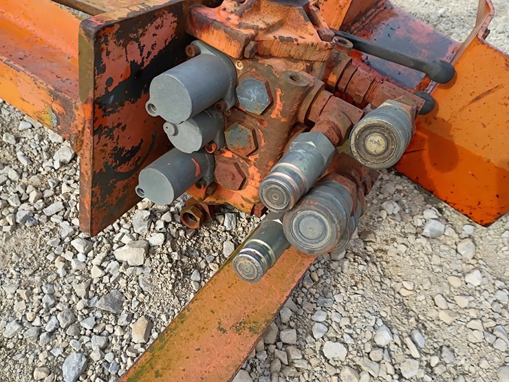 massey-ferguson-246-image-25