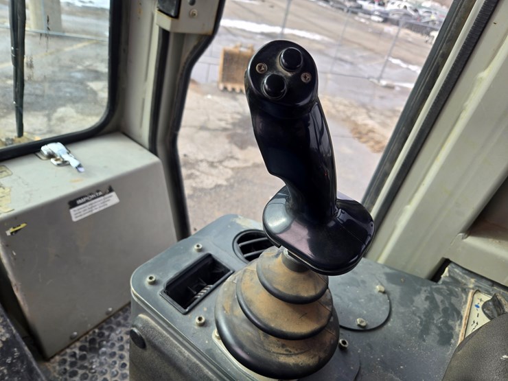 2004-deere-655c-image-59