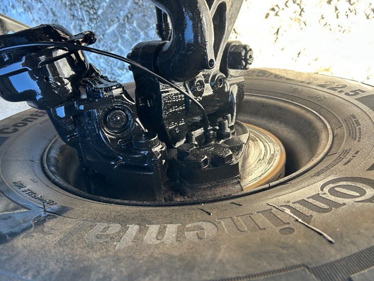 2015-peterbilt-567-image-120