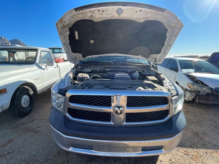 2016-dodge-1500-image-44