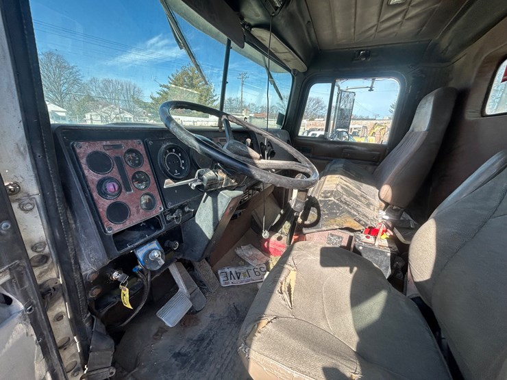 1994-international-9400-image-100