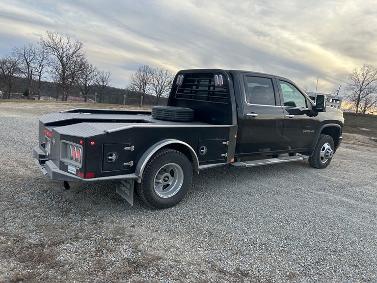 2021-chevrolet-silverado-3500-image-18