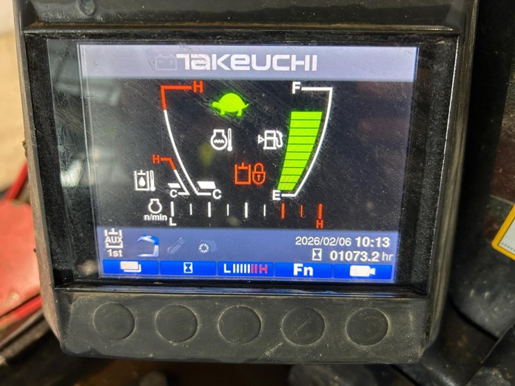 2022-takeuchi-tl8r2-image-23