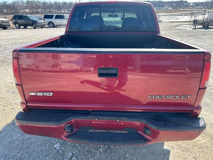 2003-chevrolet-s10-image-12