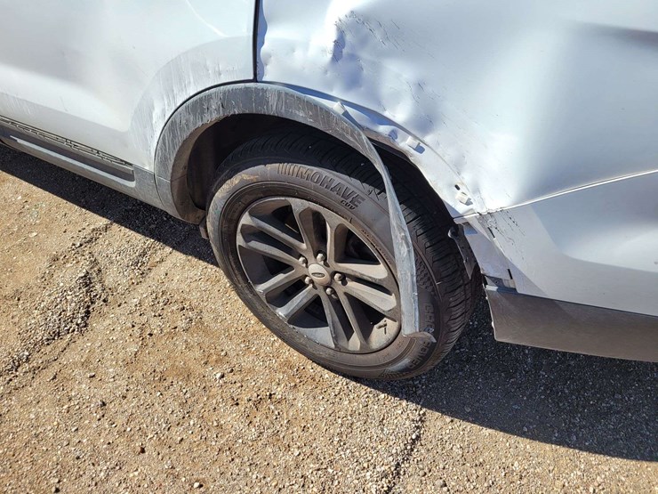 2014-ford-explorer-image-8