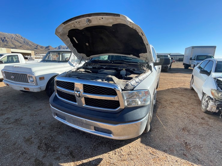 2016-dodge-1500-image-43