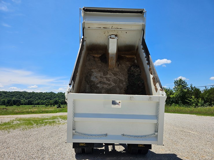 2012-peterbilt-382-image-31