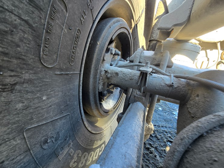 2012-freightliner-coronado-132-image-92