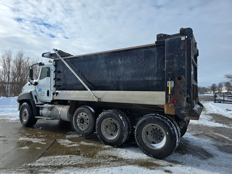 2012-caterpillar-660-image-10