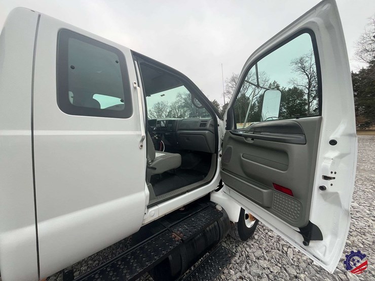 2004-ford-f650-image-58