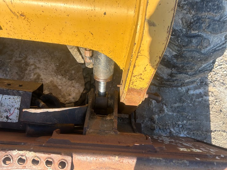 2003-caterpillar-236-image-56