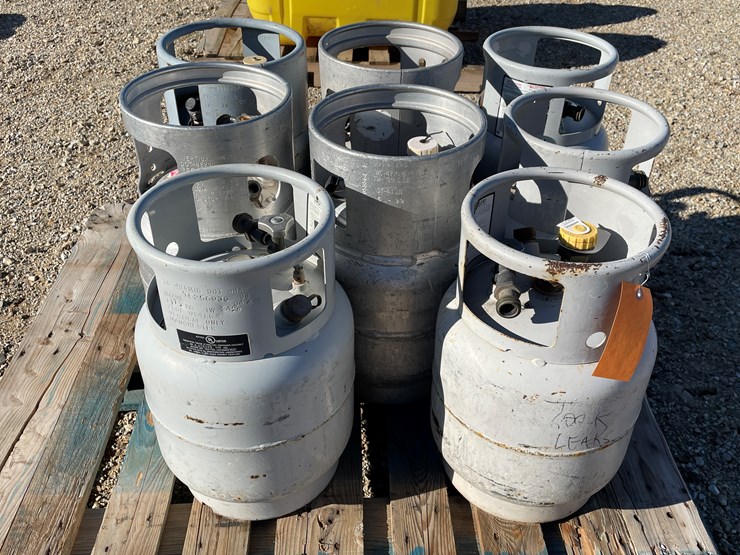 #3123-•-forklift-propane-tanks-image-4