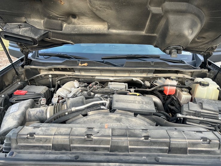 2021-chevrolet-silverado-3500-image-25