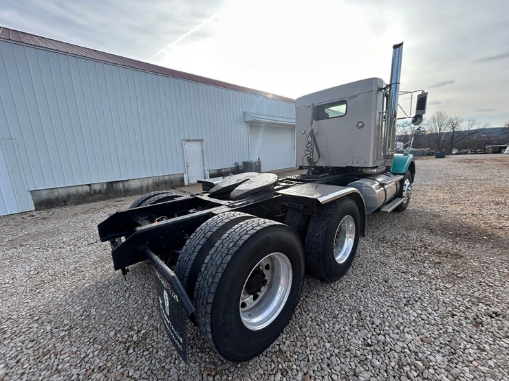 2001-kenworth-t800-image-24