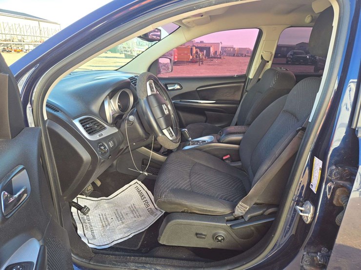 2017-dodge-journey-sxt-image-12