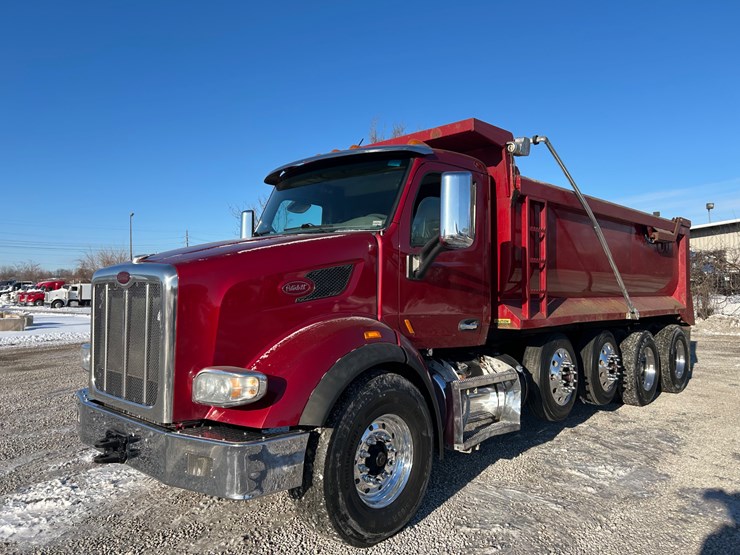 2015-peterbilt-567-image-2