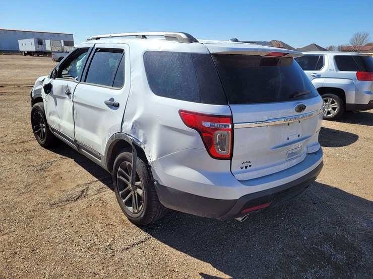 2014-ford-explorer-image-7